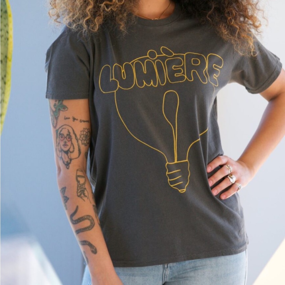 Clare V Lumiere heather black light bulb t shirt